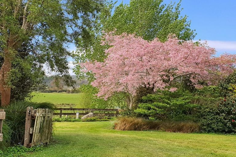 Photo of property in 145 Kanohi Road, Kaukapakapa, 0873