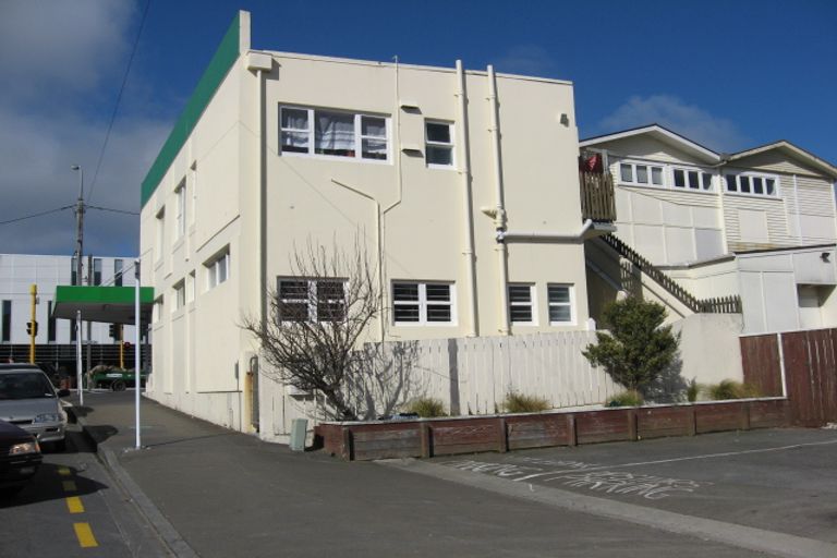 Photo of property in 2/3 Parkvale Road, Karori, Wellington, 6012