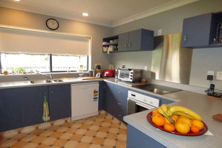 Photo of property in 14 Loveridge Place, Morrinsville, 3300