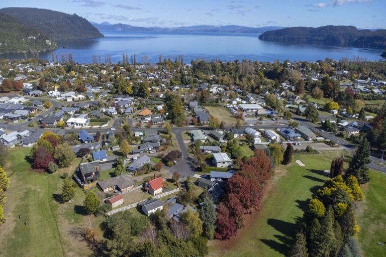 Photo of property in 6 Yasmin Lane, Kinloch, Taupo, 3377