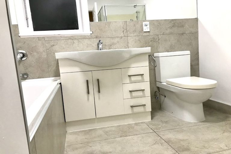 Photo of property in 101 Stanley Road, Glenfield, Auckland, 0629