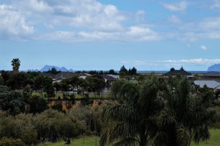 Photo of property in 17 Seaview Road, Ruakaka, 0116