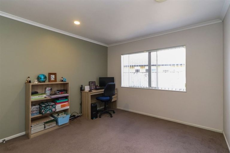 Photo of property in 6c Faber Place, Inglewood, 4330