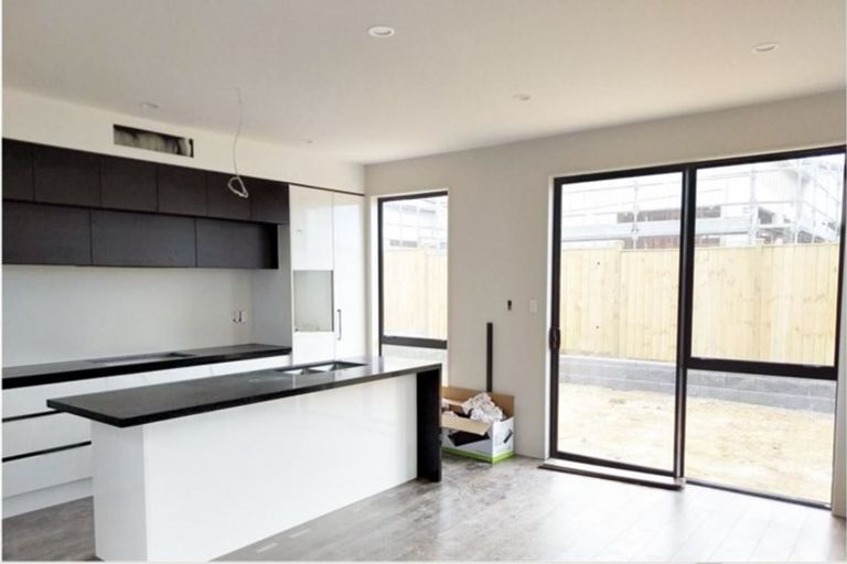 Photo of property in 10 Fjord Way, Karaka, Papakura, 2113