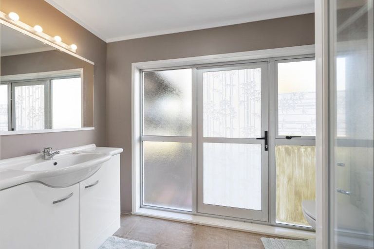 Photo of property in 8 Keitha Place, Kinloch, Taupo, 3377