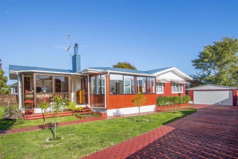 Photo of property in 99 Sturges Road, Henderson, Auckland, 0612