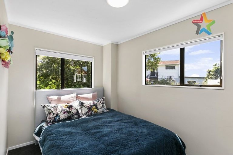 Photo of property in 99 Thurleigh Grove, Karori, Wellington, 6012