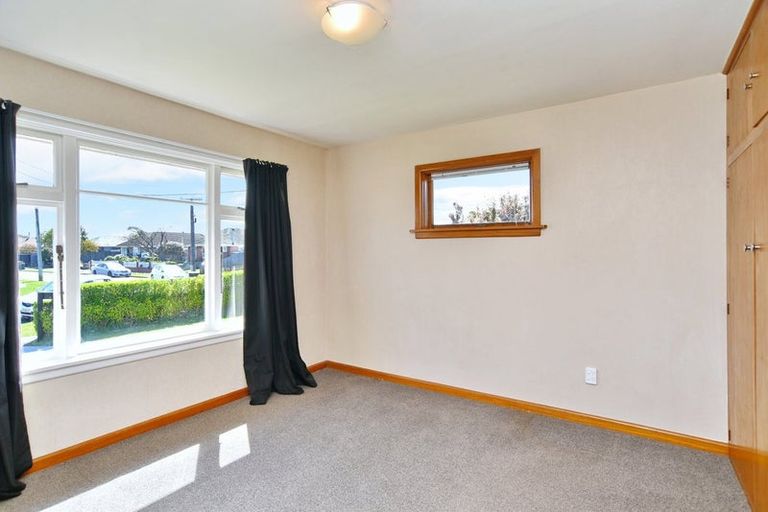Photo of property in 28 Wimborne Crescent, Aranui, Christchurch, 8061