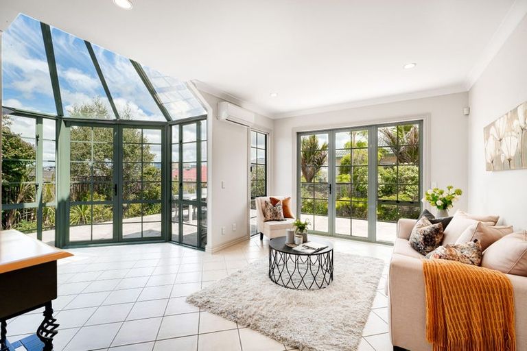 Photo of property in 21 Te Hoe Grove, Pinehill, Auckland, 0632