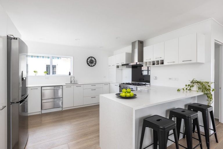 Photo of property in 3 Lakeside Drive, Orewa, 0931