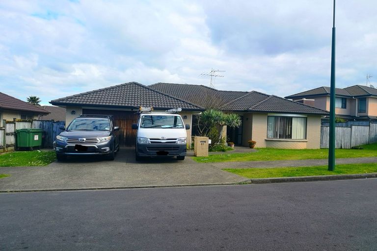 Photo of property in 41 Speyside Crescent, Flat Bush, Auckland, 2016