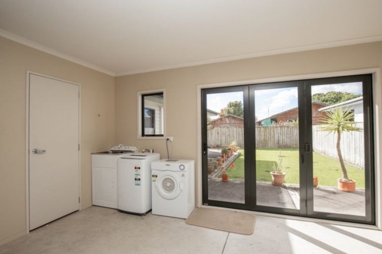 Photo of property in 54 Hayward Road, Ngatea, 3503