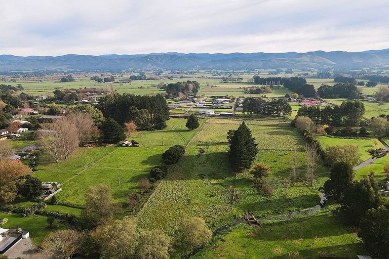 Photo of property in 38 Clifton Avenue, Carterton, 5713