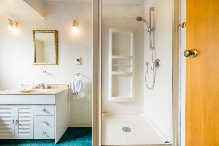 Photo of property in 68 Chedworth Avenue, Chedworth, Hamilton, 3210