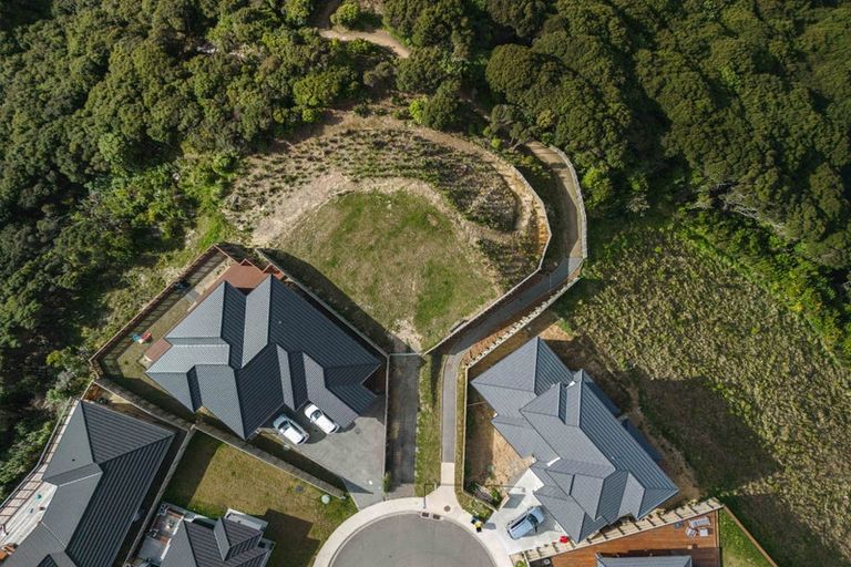 Photo of property in 33 Topsail Way, Whitby, Porirua, 5024