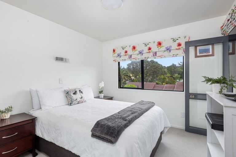 Photo of property in 15e Puriri Avenue, Orewa, 0931