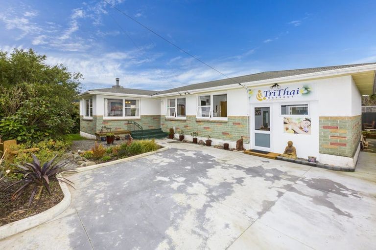 Photo of property in 12a Ebdentown Street, Ebdentown, Upper Hutt, 5018