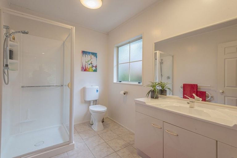 Photo of property in 4a Granfield Place, Te Kamo, Whangarei, 0112