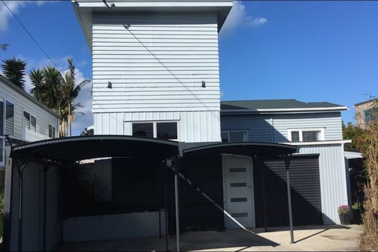 Photo of property in 1 Waiau Street, Torbay, Auckland, 0630