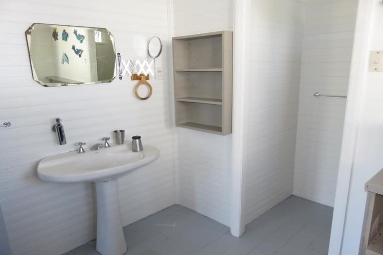 Photo of property in 9 Trafalgar Street, Johnsonville, Wellington, 6037