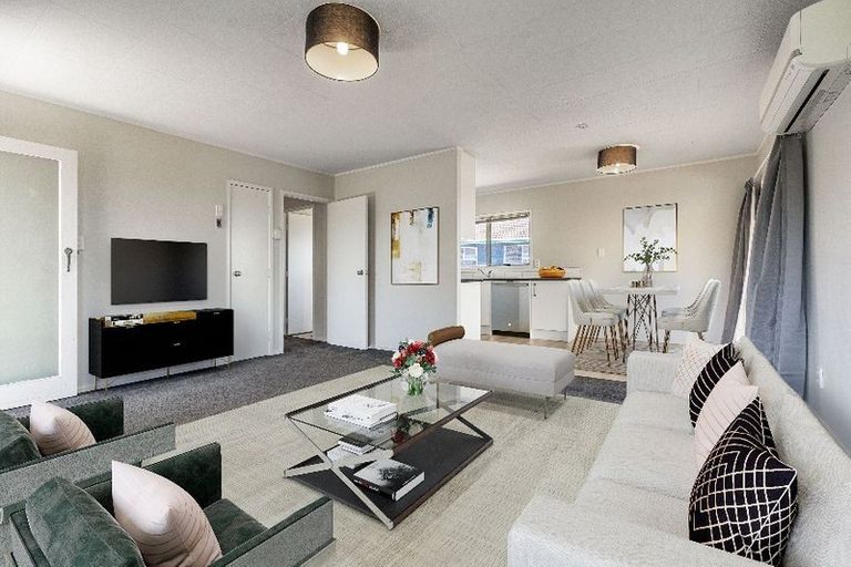 Photo of property in 12 Pureora Place, Clendon Park, Auckland, 2103