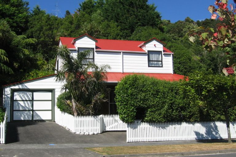 Photo of property in 30 Amber Grove, Birchville, Upper Hutt, 5018