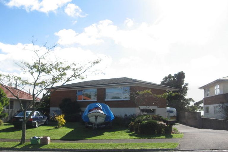 Photo of property in 4 Downsview Road, Pakuranga Heights, Auckland, 2010