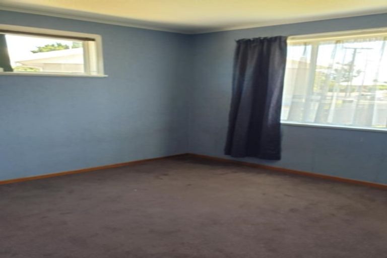 Photo of property in 4 Mountbatten Place, Papakura, 2110