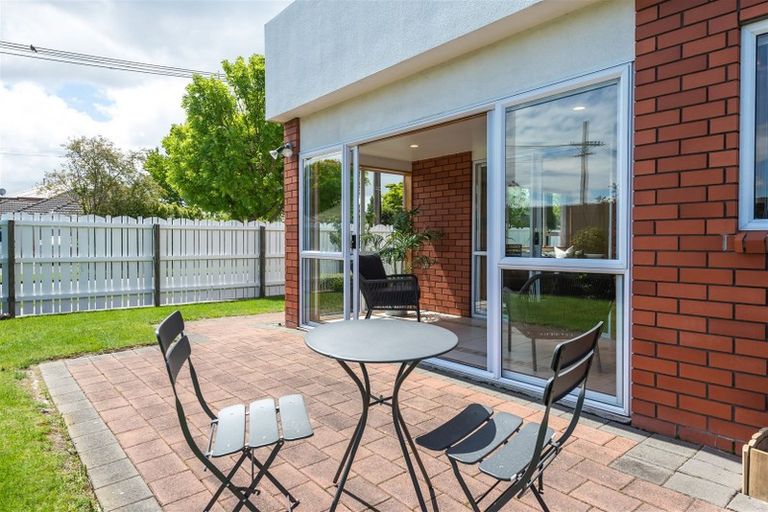 Photo of property in 33 Coniston Avenue, Ilam, Christchurch, 8041