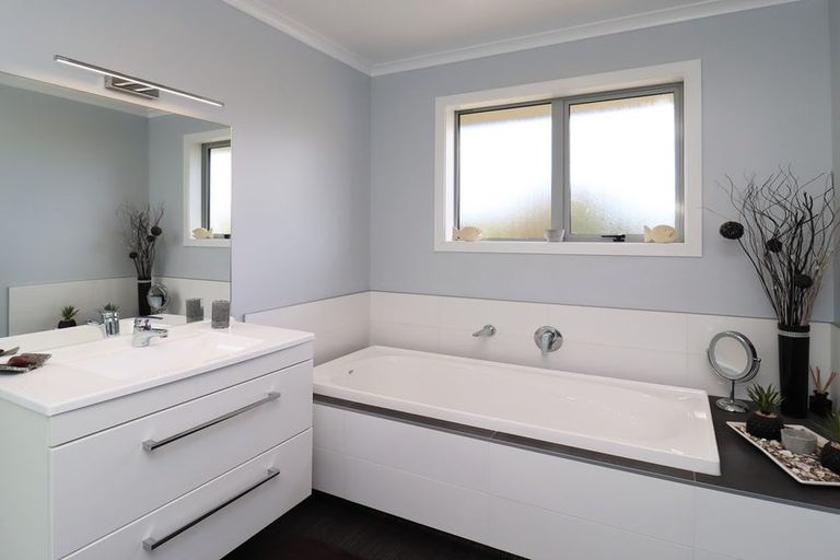 Photo of property in 335 Homestead Road, Weston, Oamaru, 9491