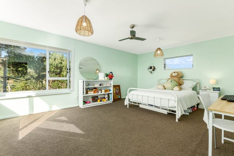 Photo of property in 13 Haunui Road, Pukerua Bay, 5026