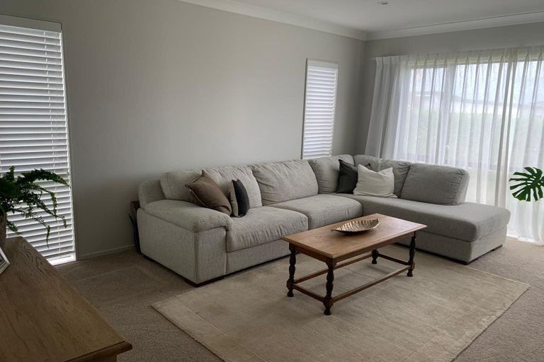 Photo of property in 9 Kabardin Street, Karaka, Papakura, 2113