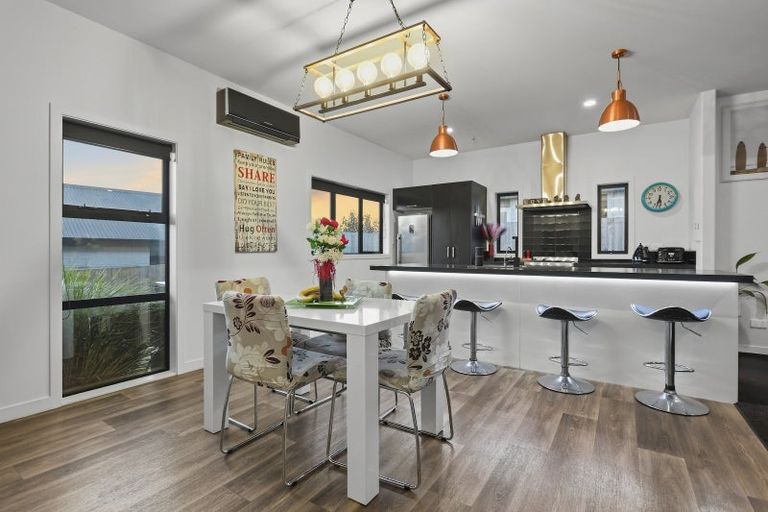 Photo of property in 10 Ellesmere Close, Pyes Pa, Tauranga, 3112