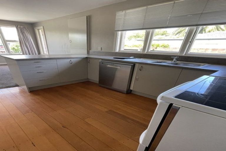 Photo of property in 307 Wairakei Road, Bryndwr, Christchurch, 8053