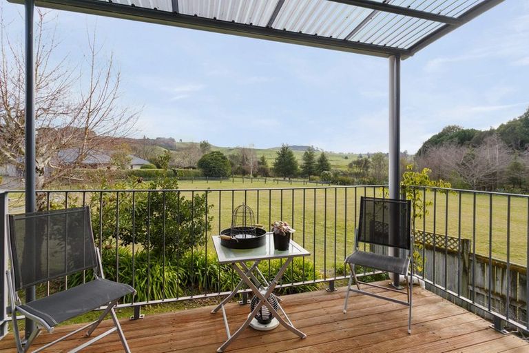 Photo of property in 38 Kinder Street, Acacia Bay, Taupo, 3330