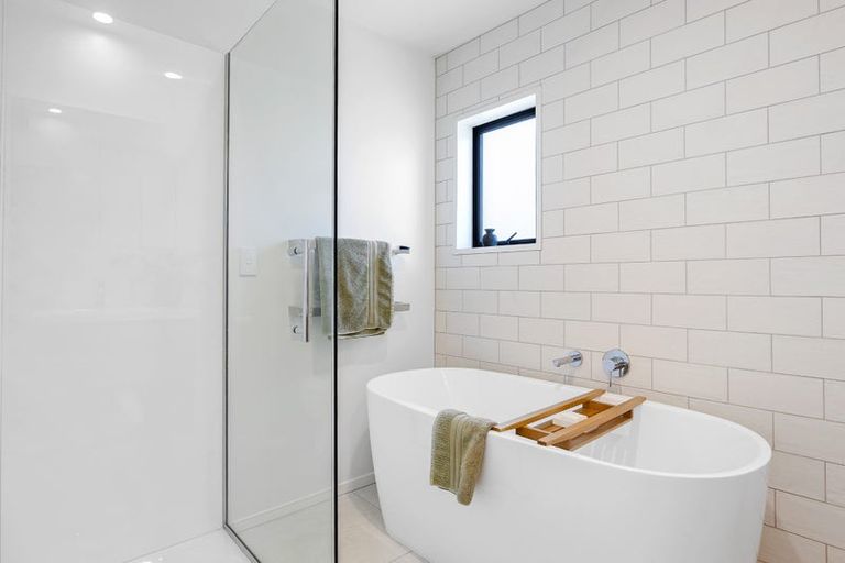 Photo of property in 84 Palatine Terrace, Saint Martins, Christchurch, 8022