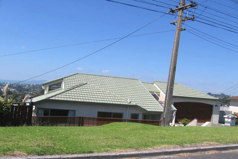 Photo of property in 825 East Coast Road, Northcross, Auckland, 0630