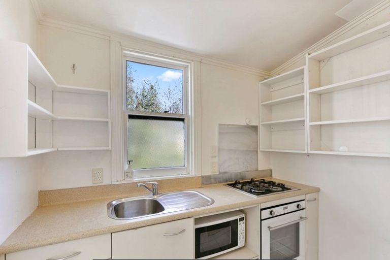 Photo of property in 12 Goring Street, Thorndon, Wellington, 6011