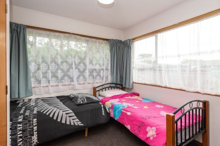 Photo of property in 5 Gibbs Drive, Woodend, 7610