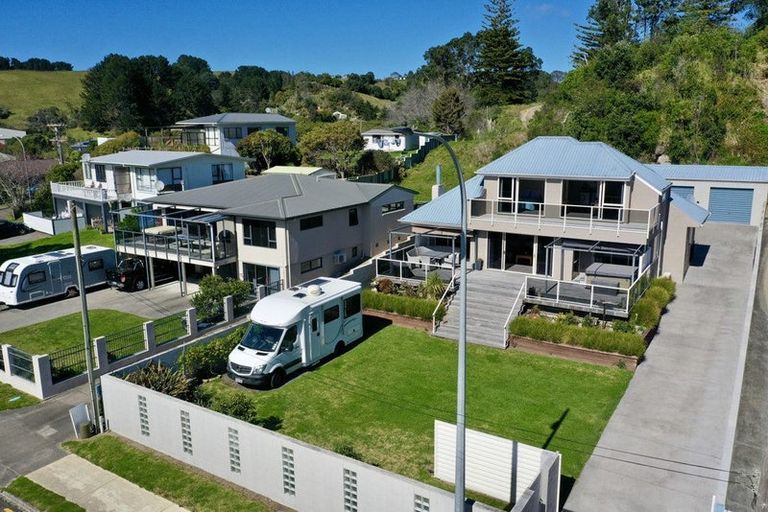 Photo of property in 252 Pohutukawa Avenue, Ohope, 3121