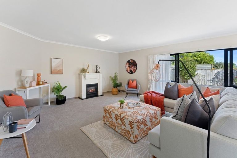 Photo of property in 98 Guildford Drive, Paraparaumu Beach, Paraparaumu, 5032