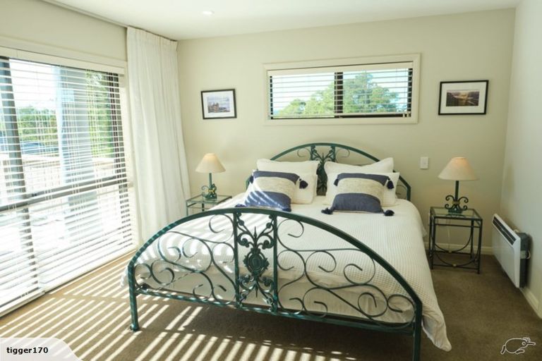 Photo of property in 4 Gavinike Place, Waimauku, 0812