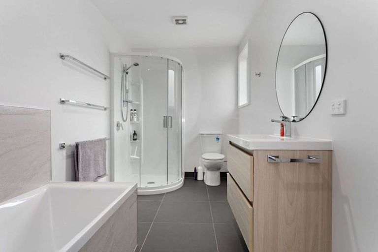 Photo of property in 24 Rawinia Place, Te Kaha, 3199