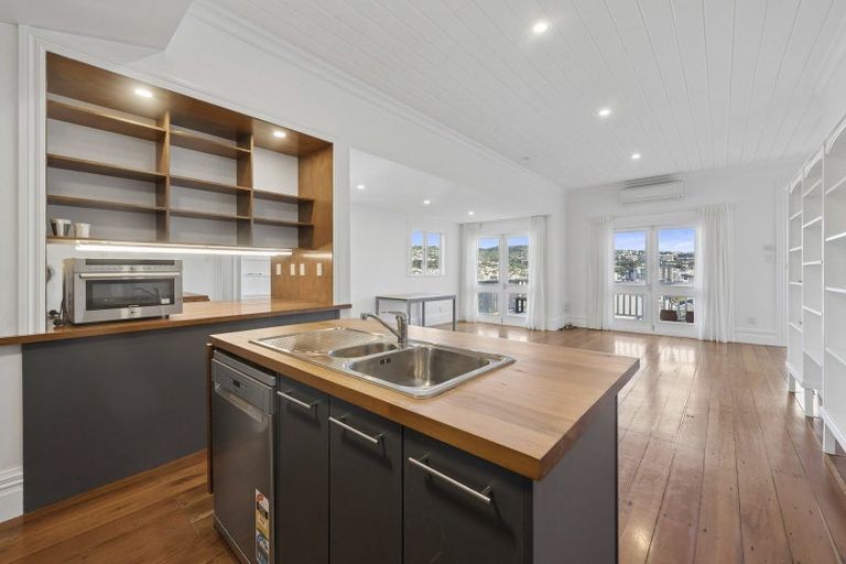 Photo of property in 17 Stafford Street, Mount Victoria, Wellington, 6011