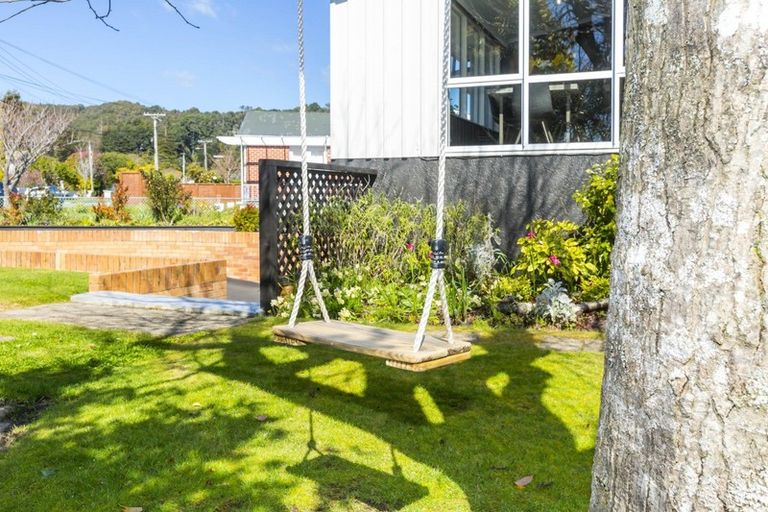 Photo of property in 31 Dowling Grove, Silverstream, Upper Hutt, 5019