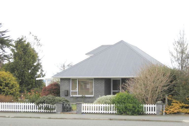 Photo of property in 1 Railway Place, Fairlie, 7925