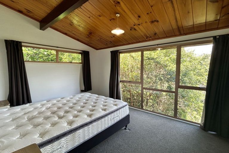 Photo of property in 8 Evergreen Place, Sunshine Bay, Queenstown, 9300