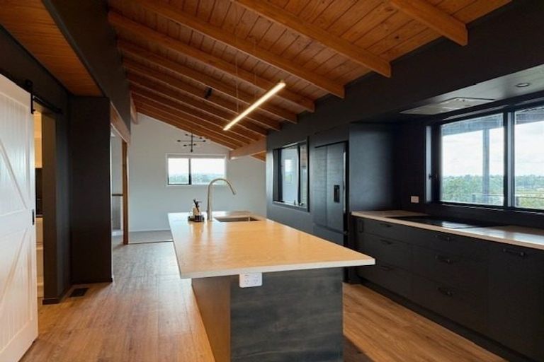 Photo of property in 2 Keam Way, Welcome Bay, Tauranga, 3112