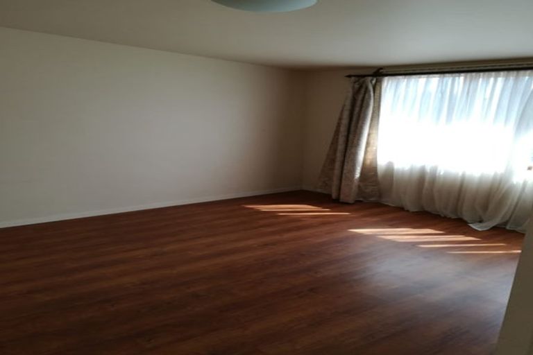 Photo of property in 70 Millbrook Road, Henderson, Auckland, 0612