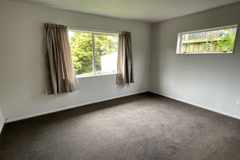 Photo of property in 2/101 Lynn Road, Bayview, Auckland, 0629